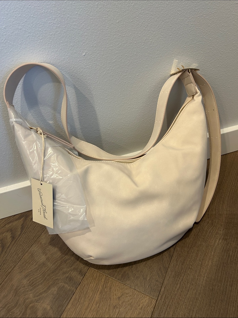 NWT Universal Thread Women's Cream Hobo Shoulder Bag
